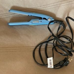 Mini Babyliss Flat Iron!